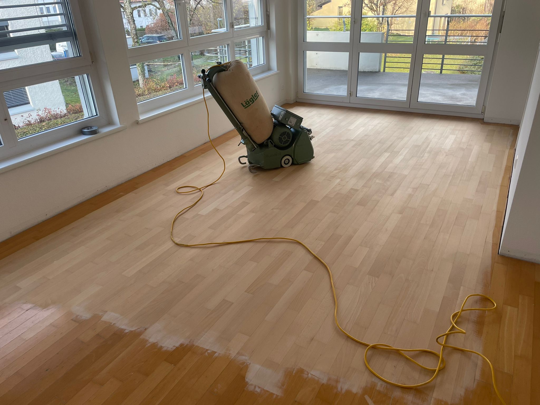 Parkettboden schleifen – Parkett renovieren im Zürcher Unterland
