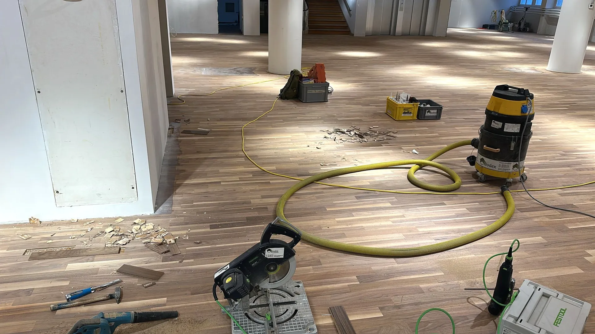 Parkett schleifen beim Mieterwechsel Zürich – BEMO Montagen